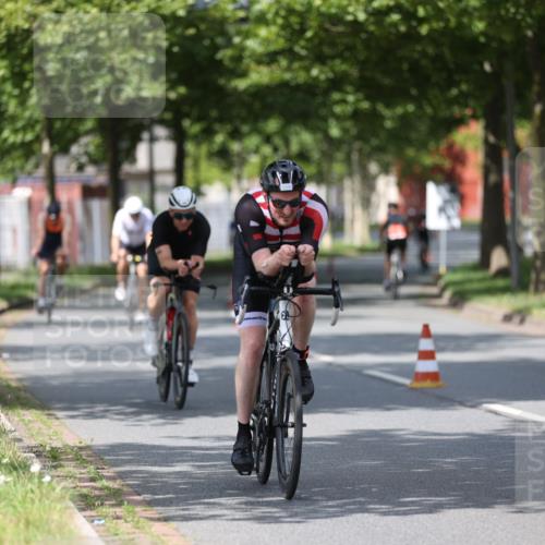 10.08.2025 - GEWOBA Citytriathlon Bremen Yannick Fuchs http://msf.ph/oto/8546376 10.08.2025 12:07:41 Radfahren 559, 609, 646, 650, 660, 693, 705, 706, 721, 723, 740, 815, 879 meine-sportfotos.de