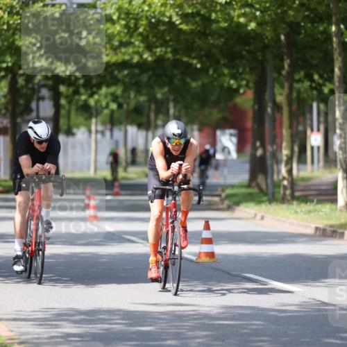 10.08.2025 - GEWOBA Citytriathlon Bremen Yannick Fuchs http://msf.ph/oto/8546381 10.08.2025 13:01:43 Radfahren 608, 663, 703, 716, 754, 800, 816, 819, 828, 851, 923, 953, 964 meine-sportfotos.de