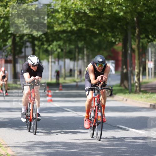 10.08.2025 - GEWOBA Citytriathlon Bremen Yannick Fuchs http://msf.ph/oto/8546387 10.08.2025 13:01:43 Radfahren 608, 663, 703, 716, 754, 800, 816, 819, 828, 851, 923, 953, 964 meine-sportfotos.de
