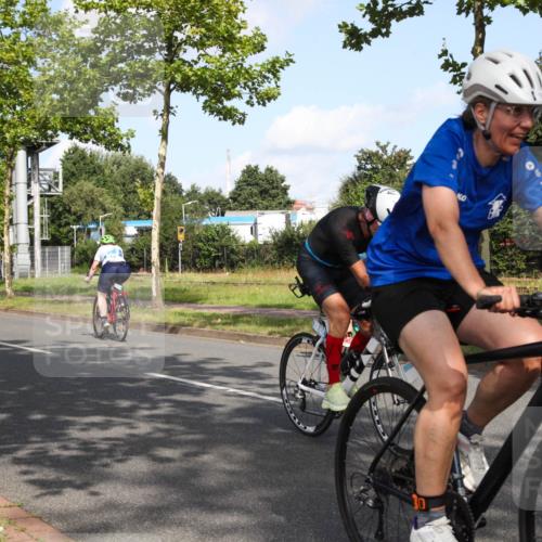 10.08.2025 - GEWOBA Citytriathlon Bremen Yannick Fuchs http://msf.ph/oto/8546392 10.08.2025 10:39:37 Radfahren 59, 87, 95, 185, 193, 201, 209, 221, 233, 374, 435, 436, 440, 453 meine-sportfotos.de