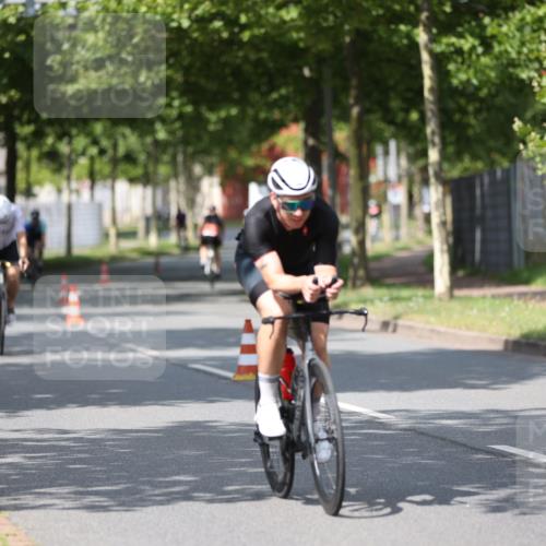 10.08.2025 - GEWOBA Citytriathlon Bremen Yannick Fuchs http://msf.ph/oto/8546393 10.08.2025 12:07:42 Radfahren 559, 609, 646, 650, 660, 693, 705, 706, 721, 723, 740, 815, 879 meine-sportfotos.de