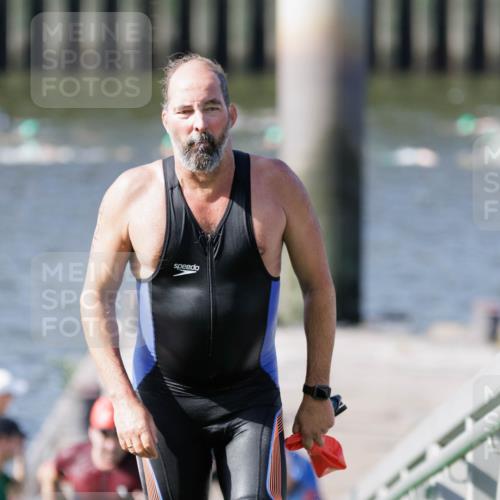 10.08.2025 - GEWOBA Citytriathlon Bremen H.Heesch http://msf.ph/oto/8546395 10.08.2025 10:17:51 Schwimmen 387, 427, 509, 510 meine-sportfotos.de