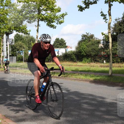 10.08.2025 - GEWOBA Citytriathlon Bremen Yannick Fuchs http://msf.ph/oto/8546401 10.08.2025 10:39:39 Radfahren 59, 87, 95, 143, 185, 193, 201, 209, 221, 233, 374, 435, 436, 440, 453 meine-sportfotos.de