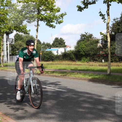 10.08.2025 - GEWOBA Citytriathlon Bremen Yannick Fuchs http://msf.ph/oto/8546408 10.08.2025 10:39:43 Radfahren 59, 77, 87, 95, 143, 185, 193, 201, 209, 221, 374, 435, 436, 453 meine-sportfotos.de