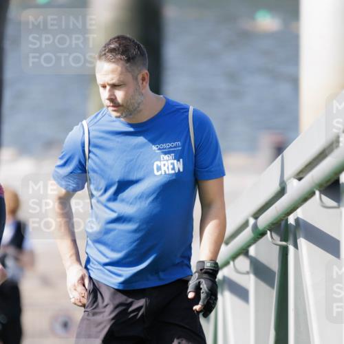 10.08.2025 - GEWOBA Citytriathlon Bremen H.Heesch http://msf.ph/oto/8546412 10.08.2025 10:18:01 Schwimmen 387, 433, 509, 510 meine-sportfotos.de