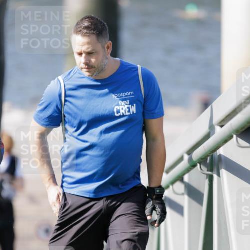 10.08.2025 - GEWOBA Citytriathlon Bremen H.Heesch http://msf.ph/oto/8546413 10.08.2025 10:18:01 Schwimmen 387, 433, 509, 510 meine-sportfotos.de