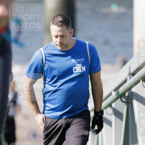 10.08.2025 - GEWOBA Citytriathlon Bremen H.Heesch http://msf.ph/oto/8546417 10.08.2025 10:18:01 Schwimmen 387, 433, 509, 510 meine-sportfotos.de