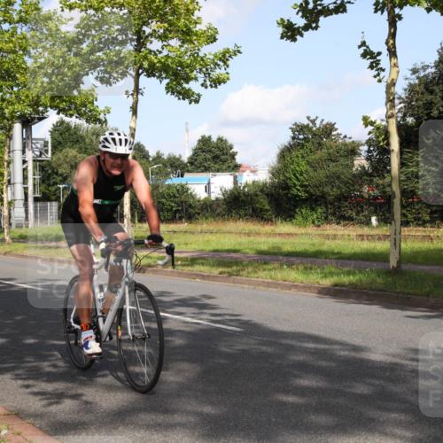 10.08.2025 - GEWOBA Citytriathlon Bremen Yannick Fuchs http://msf.ph/oto/8546418 10.08.2025 10:39:47 Radfahren 55, 57, 59, 77, 87, 95, 143, 185, 193, 201, 209, 221, 374, 398, 435, 436, 496 meine-sportfotos.de