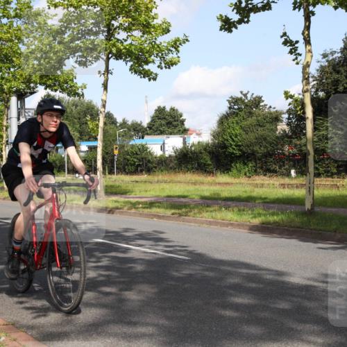 10.08.2025 - GEWOBA Citytriathlon Bremen Yannick Fuchs http://msf.ph/oto/8546422 10.08.2025 10:39:48 Radfahren 55, 57, 59, 77, 87, 95, 143, 193, 201, 209, 221, 374, 398, 435, 436, 496 meine-sportfotos.de