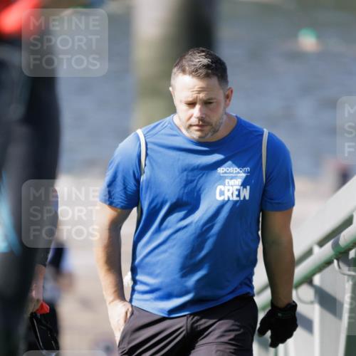 10.08.2025 - GEWOBA Citytriathlon Bremen H.Heesch http://msf.ph/oto/8546423 10.08.2025 10:18:01 Schwimmen 387, 433, 509, 510 meine-sportfotos.de