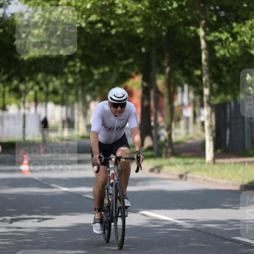 10.08.2025 - GEWOBA Citytriathlon Bremen Yannick Fuchs http://msf.ph/oto/8546427 10.08.2025 12:07:43 Radfahren 559, 609, 646, 650, 660, 693, 705, 706, 721, 723, 740, 879 meine-sportfotos.de