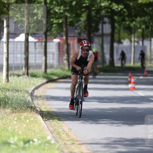 10.08.2025 - GEWOBA Citytriathlon Bremen Yannick Fuchs http://msf.ph/oto/8546431 10.08.2025 13:01:46 Radfahren 586, 608, 663, 703, 716, 754, 816, 819, 828, 842, 851, 923, 953, 964 meine-sportfotos.de