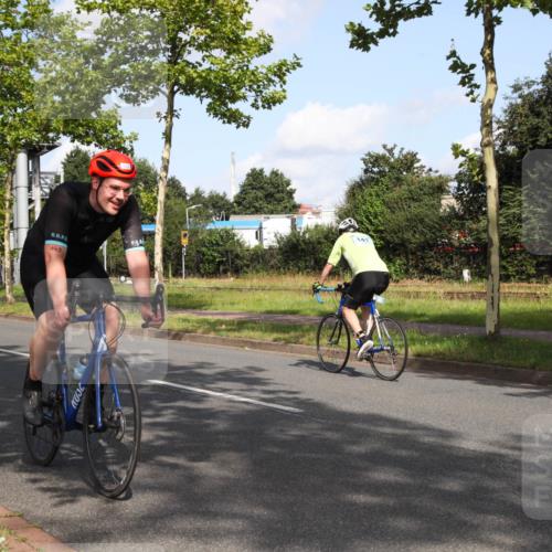 10.08.2025 - GEWOBA Citytriathlon Bremen Yannick Fuchs http://msf.ph/oto/8546434 10.08.2025 10:39:52 Radfahren 55, 57, 59, 77, 143, 193, 201, 209, 398, 496 meine-sportfotos.de