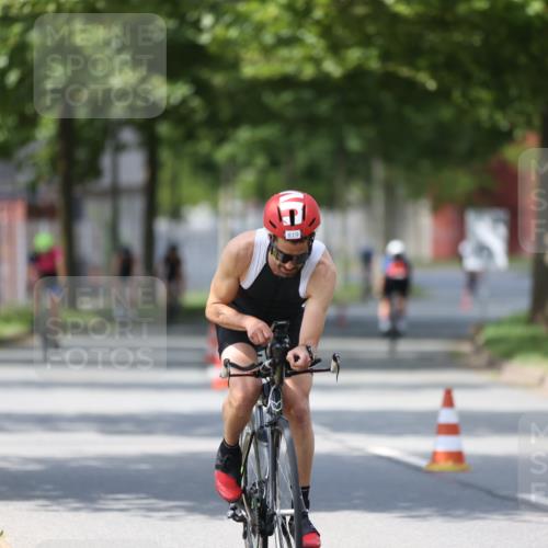 10.08.2025 - GEWOBA Citytriathlon Bremen Yannick Fuchs http://msf.ph/oto/8546446 10.08.2025 13:01:47 Radfahren 586, 608, 663, 703, 716, 754, 816, 819, 828, 842, 851, 923, 953, 964 meine-sportfotos.de