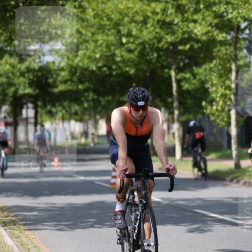 10.08.2025 - GEWOBA Citytriathlon Bremen Yannick Fuchs http://msf.ph/oto/8546453 10.08.2025 12:07:45 Radfahren 559, 609, 646, 660, 693, 696, 698, 705, 706, 721, 723, 740, 879 meine-sportfotos.de