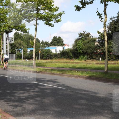 10.08.2025 - GEWOBA Citytriathlon Bremen Yannick Fuchs http://msf.ph/oto/8546459 10.08.2025 10:40:03 Radfahren 55, 57, 61, 77, 79, 91, 143, 197, 227, 398, 496 meine-sportfotos.de