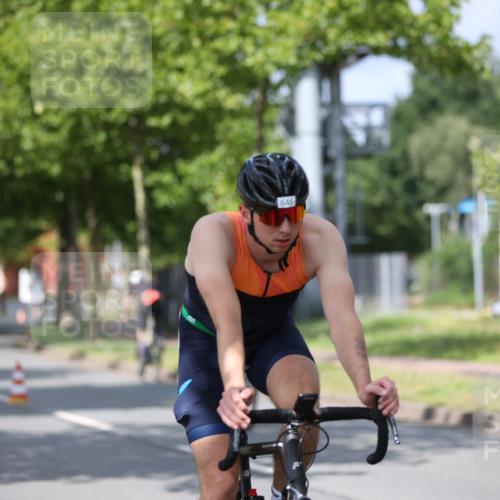 10.08.2025 - GEWOBA Citytriathlon Bremen Yannick Fuchs http://msf.ph/oto/8546460 10.08.2025 12:07:45 Radfahren 559, 609, 646, 660, 693, 696, 698, 705, 706, 721, 723, 740, 879 meine-sportfotos.de