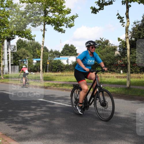10.08.2025 - GEWOBA Citytriathlon Bremen Yannick Fuchs http://msf.ph/oto/8546468 10.08.2025 10:40:05 Radfahren 55, 57, 61, 77, 79, 91, 135, 197, 227, 398, 496 meine-sportfotos.de