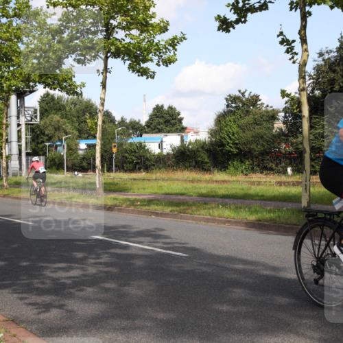 10.08.2025 - GEWOBA Citytriathlon Bremen Yannick Fuchs http://msf.ph/oto/8546471 10.08.2025 10:40:05 Radfahren 55, 57, 61, 77, 79, 91, 135, 197, 227, 398, 496 meine-sportfotos.de