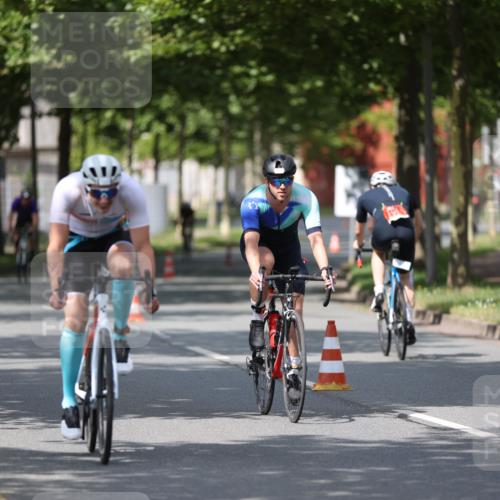 10.08.2025 - GEWOBA Citytriathlon Bremen Yannick Fuchs http://msf.ph/oto/8546477 10.08.2025 12:07:46 Radfahren 559, 609, 646, 660, 693, 696, 698, 705, 706, 721, 723, 740, 879 meine-sportfotos.de