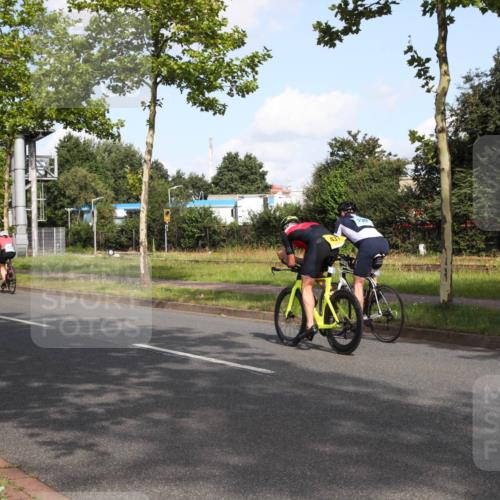 10.08.2025 - GEWOBA Citytriathlon Bremen Yannick Fuchs http://msf.ph/oto/8546479 10.08.2025 10:40:05 Radfahren 55, 57, 61, 77, 79, 91, 135, 197, 227, 398, 496 meine-sportfotos.de