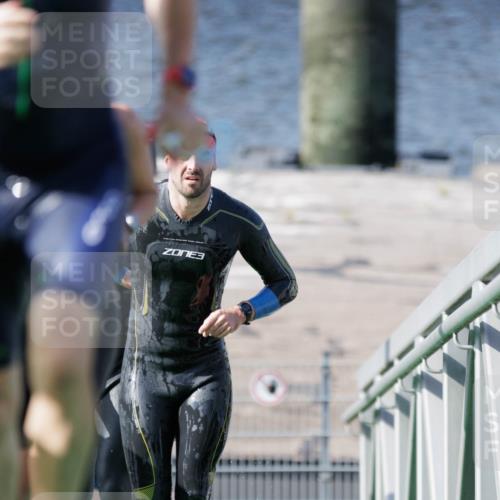 10.08.2025 - GEWOBA Citytriathlon Bremen H.Heesch http://msf.ph/oto/8546480 10.08.2025 10:18:17 Schwimmen 353, 386, 407, 423, 471 meine-sportfotos.de