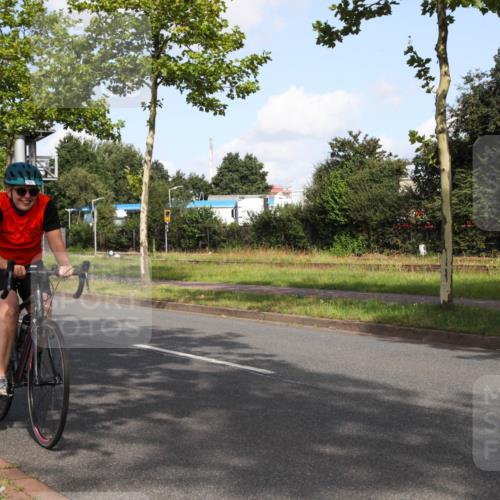 10.08.2025 - GEWOBA Citytriathlon Bremen Yannick Fuchs http://msf.ph/oto/8546494 10.08.2025 10:40:12 Radfahren 1, 11, 47, 55, 57, 61, 79, 91, 135, 197, 227, 398 meine-sportfotos.de
