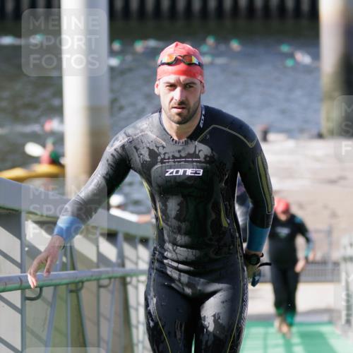 10.08.2025 - GEWOBA Citytriathlon Bremen H.Heesch http://msf.ph/oto/8546496 10.08.2025 10:18:22 Schwimmen 354, 386, 407, 414, 423, 471, 508 meine-sportfotos.de