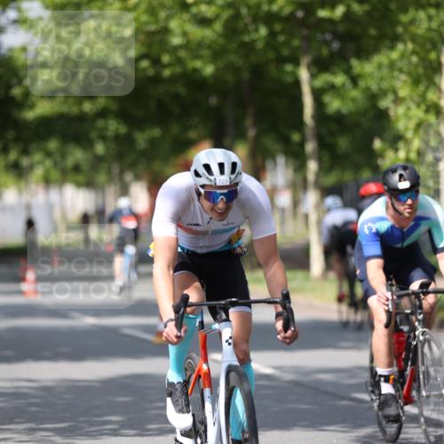 10.08.2025 - GEWOBA Citytriathlon Bremen Yannick Fuchs http://msf.ph/oto/8546498 10.08.2025 12:07:47 Radfahren 559, 609, 646, 660, 693, 696, 698, 705, 706, 721, 723, 740, 879 meine-sportfotos.de