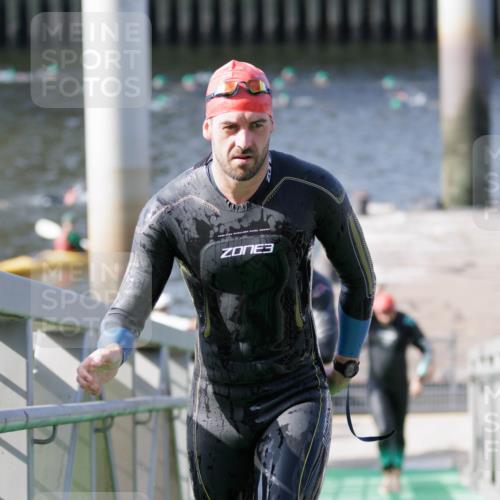10.08.2025 - GEWOBA Citytriathlon Bremen H.Heesch http://msf.ph/oto/8546500 10.08.2025 10:18:22 Schwimmen 354, 386, 407, 414, 423, 471, 508 meine-sportfotos.de