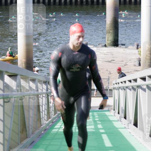 10.08.2025 - GEWOBA Citytriathlon Bremen H.Heesch http://msf.ph/oto/8546503 10.08.2025 10:18:25 Schwimmen 354, 386, 407, 414, 423, 471, 508 meine-sportfotos.de