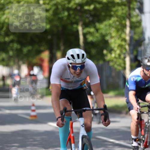 10.08.2025 - GEWOBA Citytriathlon Bremen Yannick Fuchs http://msf.ph/oto/8546504 10.08.2025 12:07:47 Radfahren 559, 609, 646, 660, 693, 696, 698, 705, 706, 721, 723, 740, 879 meine-sportfotos.de