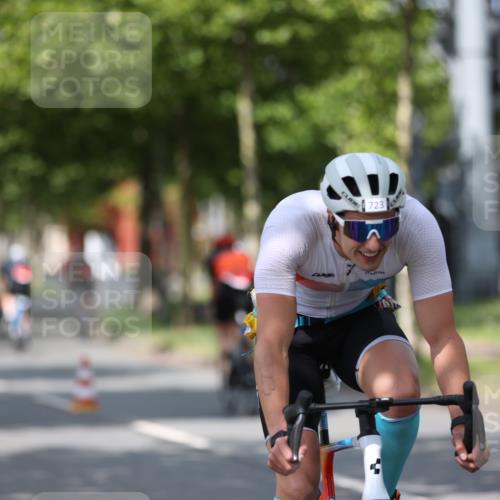 10.08.2025 - GEWOBA Citytriathlon Bremen Yannick Fuchs http://msf.ph/oto/8546508 10.08.2025 12:07:47 Radfahren 559, 609, 646, 660, 693, 696, 698, 705, 706, 721, 723, 740, 879 meine-sportfotos.de