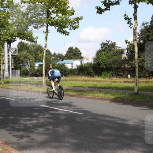 10.08.2025 - GEWOBA Citytriathlon Bremen Yannick Fuchs http://msf.ph/oto/8546509 10.08.2025 10:40:16 Radfahren 1, 11, 39, 47, 61, 65, 79, 91, 125, 135, 197, 227, 229 meine-sportfotos.de