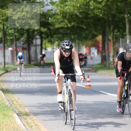 10.08.2025 - GEWOBA Citytriathlon Bremen Yannick Fuchs http://msf.ph/oto/8546515 10.08.2025 13:01:54 Radfahren 586, 703, 819, 828, 842, 851, 923, 953, 964, 1011 meine-sportfotos.de