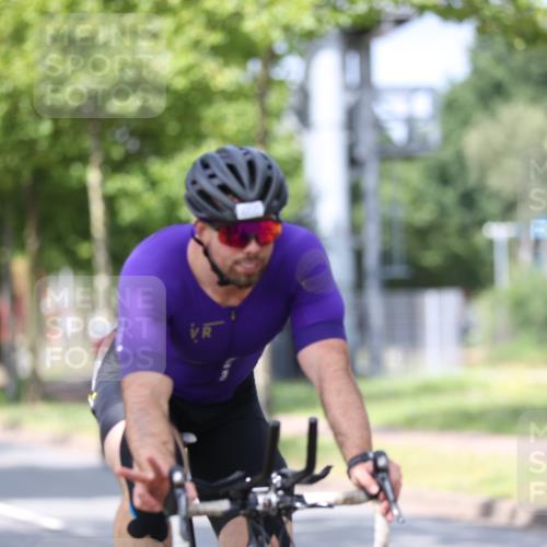 10.08.2025 - GEWOBA Citytriathlon Bremen Yannick Fuchs http://msf.ph/oto/8546520 10.08.2025 12:07:52 Radfahren 559, 574, 609, 646, 660, 693, 696, 698, 705, 706, 721, 723, 879 meine-sportfotos.de