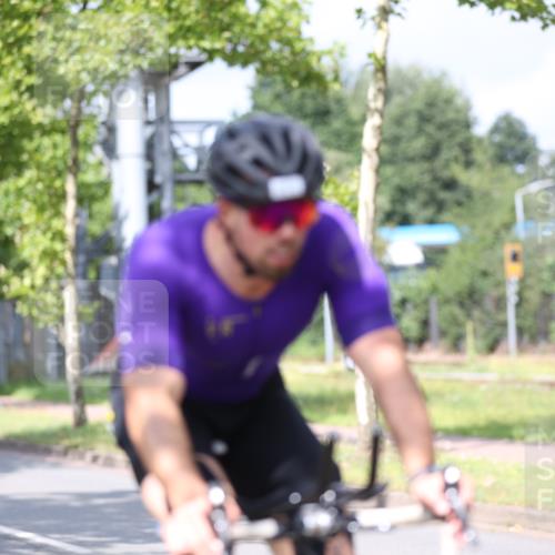 10.08.2025 - GEWOBA Citytriathlon Bremen Yannick Fuchs http://msf.ph/oto/8546525 10.08.2025 12:07:53 Radfahren 559, 574, 609, 646, 660, 693, 696, 698, 705, 706, 721, 723, 879 meine-sportfotos.de