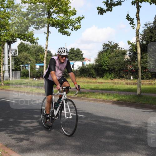 10.08.2025 - GEWOBA Citytriathlon Bremen Yannick Fuchs http://msf.ph/oto/8546527 10.08.2025 10:40:26 Radfahren 1, 11, 39, 47, 65, 125, 135, 229, 368 meine-sportfotos.de