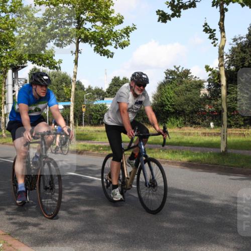10.08.2025 - GEWOBA Citytriathlon Bremen Yannick Fuchs http://msf.ph/oto/8546536 10.08.2025 10:40:30 Radfahren 1, 11, 23, 39, 47, 65, 125, 229, 368, 505 meine-sportfotos.de