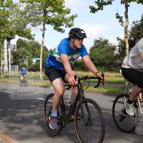 10.08.2025 - GEWOBA Citytriathlon Bremen Yannick Fuchs http://msf.ph/oto/8546540 10.08.2025 10:40:30 Radfahren 1, 11, 23, 39, 47, 65, 125, 229, 368, 505 meine-sportfotos.de