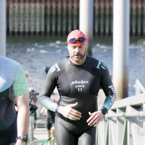 10.08.2025 - GEWOBA Citytriathlon Bremen H.Heesch http://msf.ph/oto/8546544 10.08.2025 10:18:33 Schwimmen 349, 354, 412, 414, 508 meine-sportfotos.de