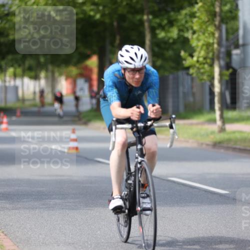 10.08.2025 - GEWOBA Citytriathlon Bremen Yannick Fuchs http://msf.ph/oto/8546551 10.08.2025 13:01:58 Radfahren 586, 703, 731, 828, 842, 923, 953, 964, 1011 meine-sportfotos.de