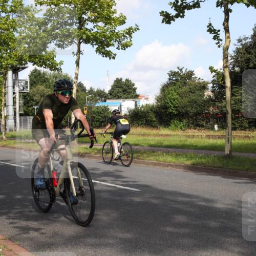 10.08.2025 - GEWOBA Citytriathlon Bremen Yannick Fuchs http://msf.ph/oto/8546553 10.08.2025 10:40:31 Radfahren 1, 11, 23, 39, 47, 65, 125, 229, 368, 505 meine-sportfotos.de