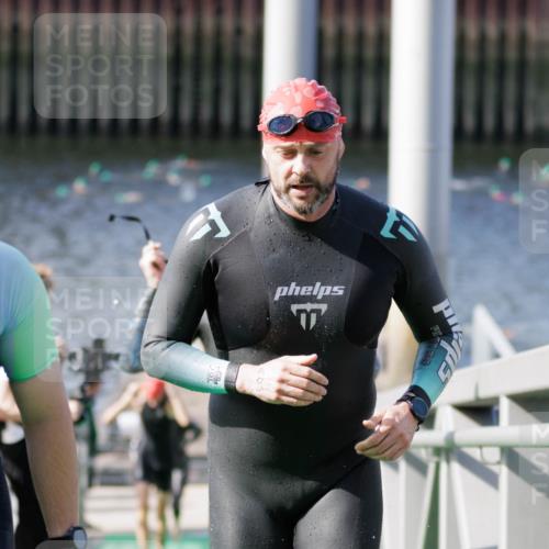 10.08.2025 - GEWOBA Citytriathlon Bremen H.Heesch http://msf.ph/oto/8546554 10.08.2025 10:18:34 Schwimmen 349, 412, 414, 502, 508 meine-sportfotos.de