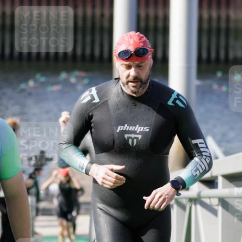 10.08.2025 - GEWOBA Citytriathlon Bremen H.Heesch http://msf.ph/oto/8546556 10.08.2025 10:18:34 Schwimmen 349, 412, 414, 502, 508 meine-sportfotos.de
