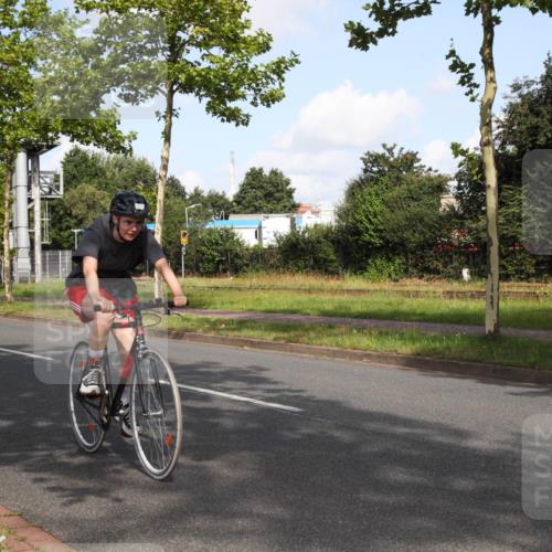 10.08.2025 - GEWOBA Citytriathlon Bremen Yannick Fuchs http://msf.ph/oto/8546564 10.08.2025 10:40:46 Radfahren 23, 67, 73, 141, 368, 431, 505 meine-sportfotos.de