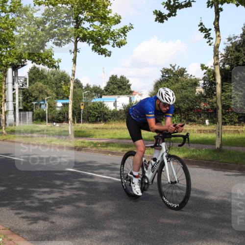10.08.2025 - GEWOBA Citytriathlon Bremen Yannick Fuchs http://msf.ph/oto/8546568 10.08.2025 10:40:47 Radfahren 23, 67, 73, 141, 368, 431, 505 meine-sportfotos.de
