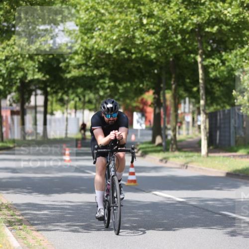 10.08.2025 - GEWOBA Citytriathlon Bremen Yannick Fuchs http://msf.ph/oto/8546569 10.08.2025 12:07:56 Radfahren 574, 609, 646, 660, 696, 698, 706, 721, 723, 879 meine-sportfotos.de
