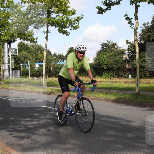 10.08.2025 - GEWOBA Citytriathlon Bremen Yannick Fuchs http://msf.ph/oto/8546576 10.08.2025 10:40:49 Radfahren 23, 67, 73, 139, 141, 368, 431, 505 meine-sportfotos.de