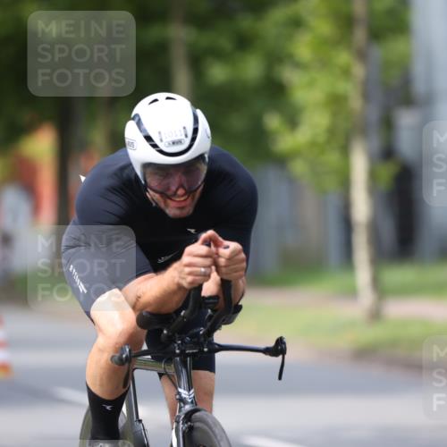 10.08.2025 - GEWOBA Citytriathlon Bremen Yannick Fuchs http://msf.ph/oto/8546578 10.08.2025 13:02:01 Radfahren 586, 731, 842, 923, 953, 964, 1011 meine-sportfotos.de